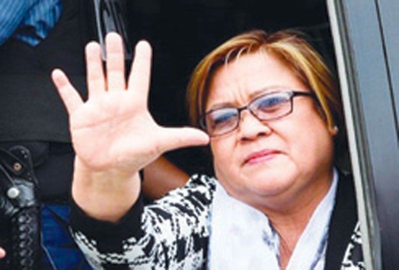 Senadora De Lima makikipag-jamming sa mga sikat na singer