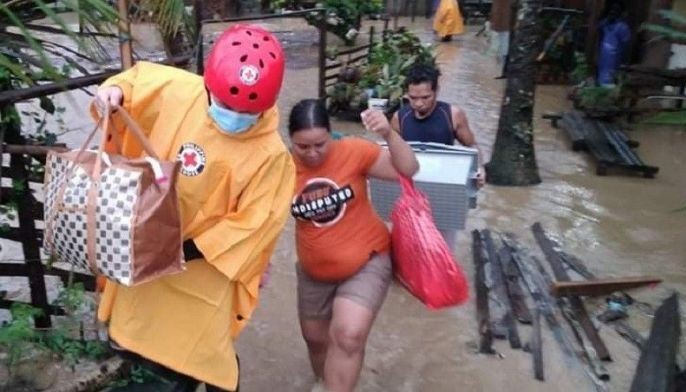 16,059 pamilya inilikas bago tumama bagyong Auring sa Eastern Samar
