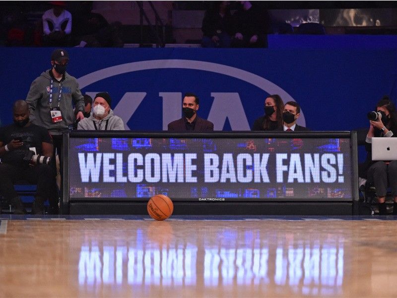 'It's where I need to be': Knicks fans return to Madison Square Garden
