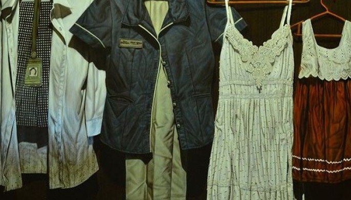 Hyperrealist artist visualizes women in family through garments