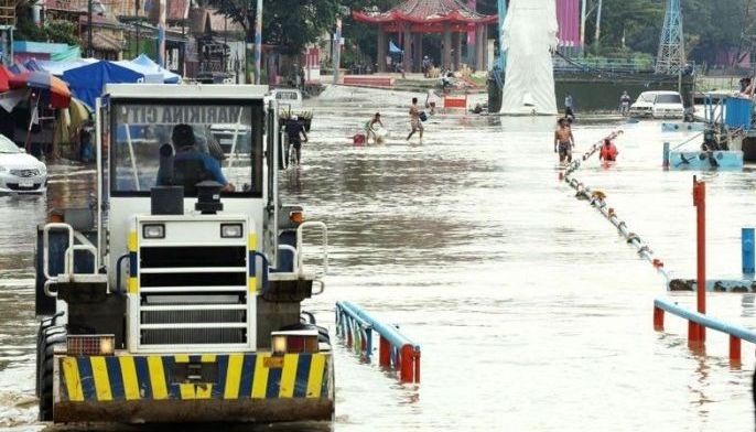 DPWH starts dredging Marikina River