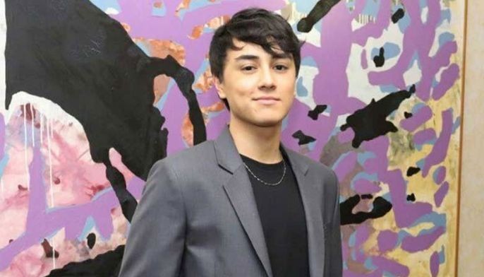Edward Barber reacts to be tagged as next Luis Manzano, Robi Domingo