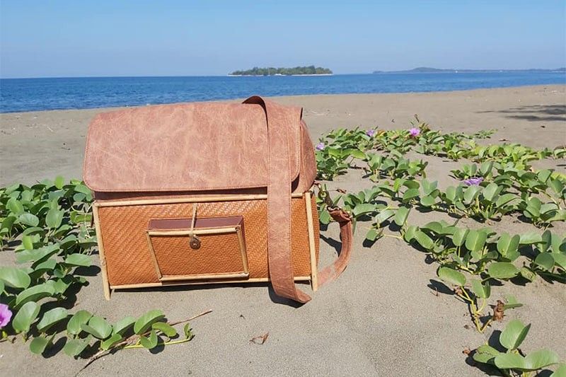 Bring Pinoy pride anywhere with these 'bahay kubo' bags