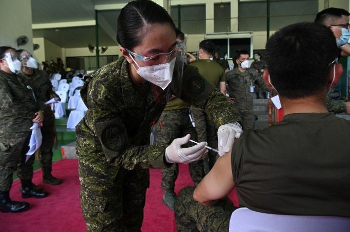 Duterte tells AFP, PNP to send medical personnel to short-staffed hospitals