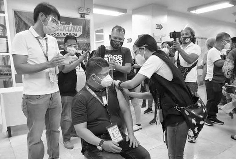 Pagturok ng Sinovac vaccine sinimulan na sa Olongapo