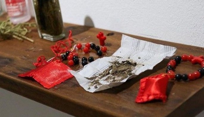 Exhibit demystifies power of Filipino superstitions to reverse social curse