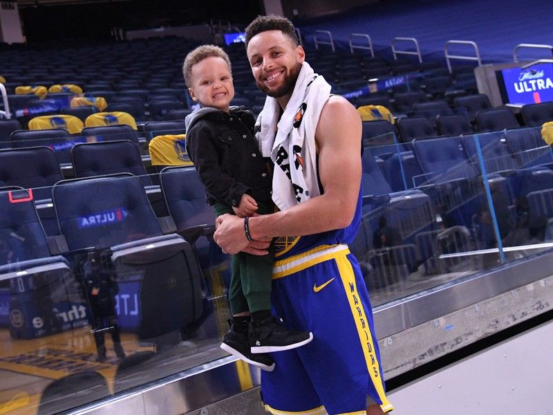 Birthday boy Curry lifts Warriors; rookie 'Poku' powers Thunder