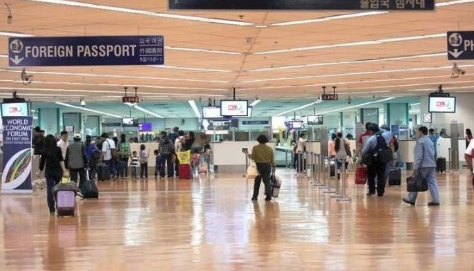 Influx of Filipino migrant workers coming home tapers