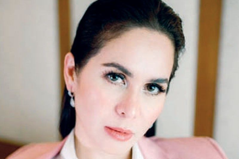Pagpi-first lady sana ni Jinkee â��di tuloy?! Pacquiao pinaatras daw kumandidato sa 2022