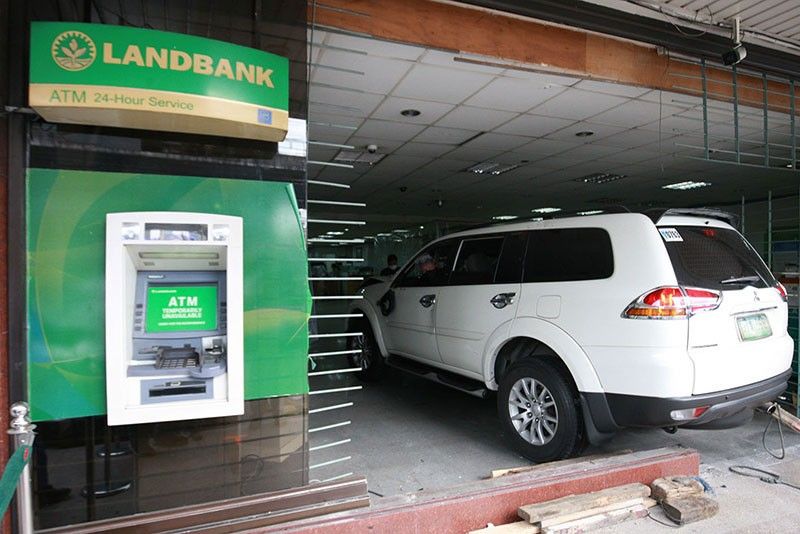 Patung-patong na kaso vs driver ng SUV na umararo sa Land Bank