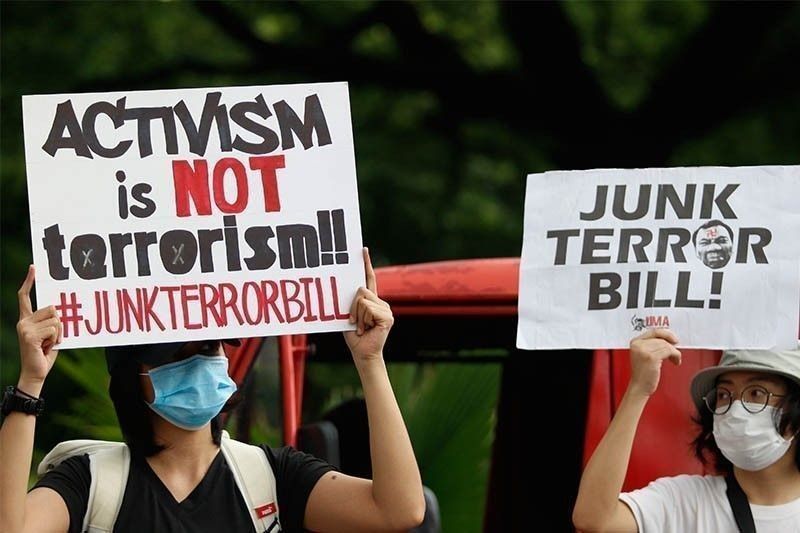 6 UN experts sound alarm over Philippine governmentâ��s â��uncheckedâ�� anti-terror powers