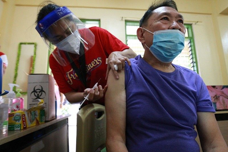 'Pinas gaano kakupad sa COVID-19 vaccines? Doses wala pang 1% ng target