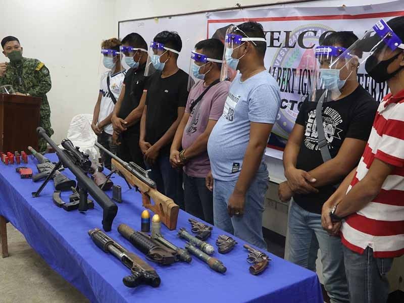 10 gunmen surrender to BARMM police