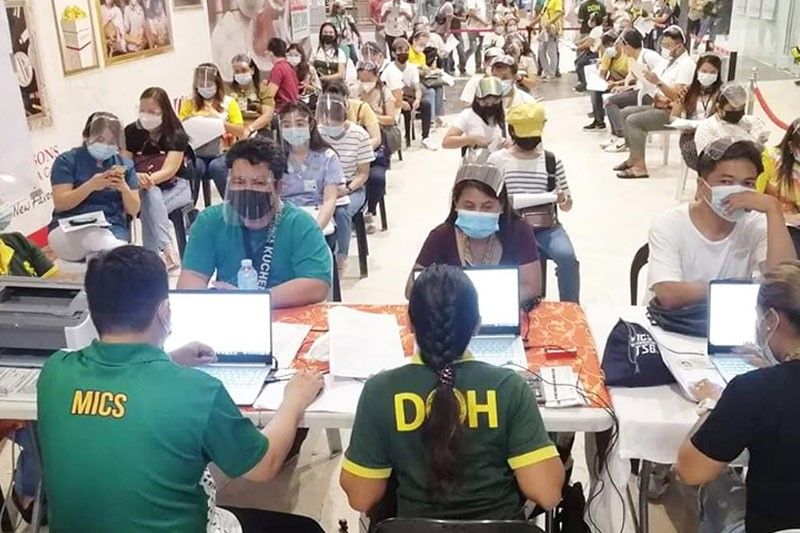 51,635 na ka health workers sa Central Visayas ang nabakunahan