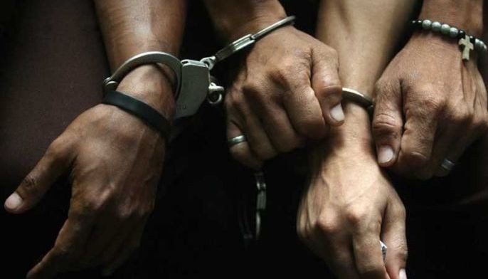 Pasugalan sa burol ni-raid: Kagawad, 17 pa timbog