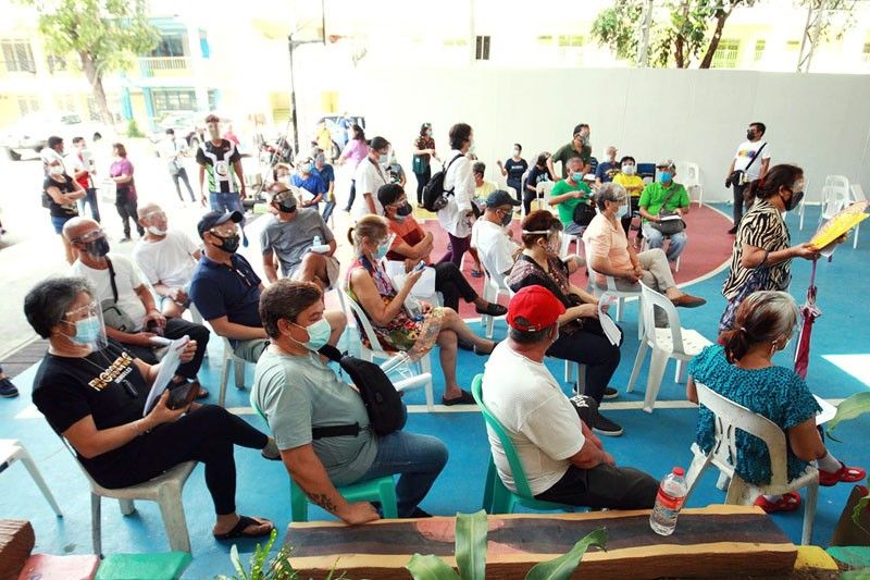 Quezon City begins vaccinating seniors