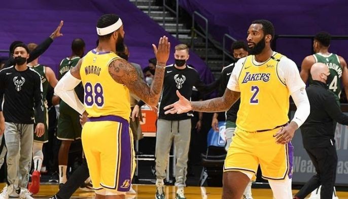 Andre Drummond to start in Lakers debut vs Bucks
