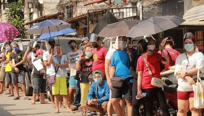 QC gov't starts ayuda distribution for unserved Bayanihan beneficiaries