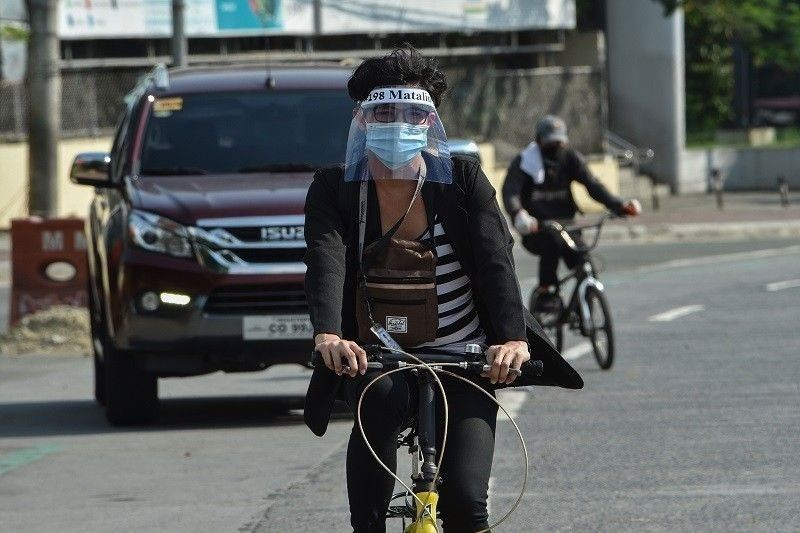 Face shields not mandatory for cyclists â�� DOH