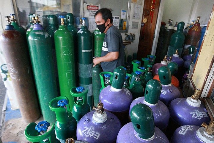 Supply ng oxygen tanks, kinakapos na rin