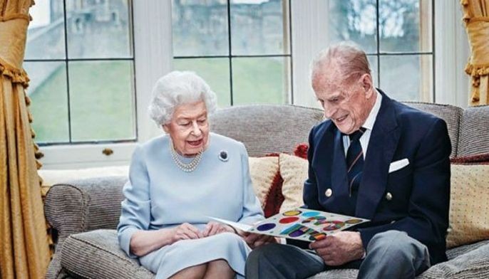 Queen Elizabeth, hindi natinag ng mga intriga!