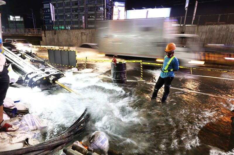 MWSS to probe EDSA pipe leak