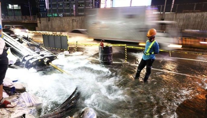 MWSS to probe EDSA pipe leak