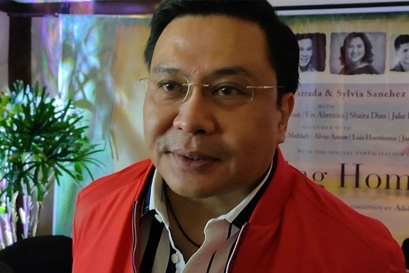 Jinggoy prays at Manaoag for Erapâ��s improved condition