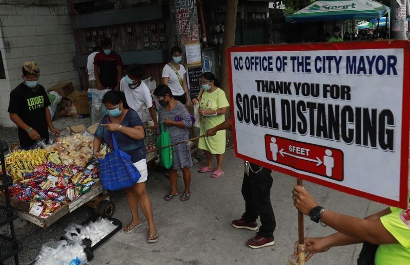 Duterte salutes people behind community pantries but reminds them of restrictions