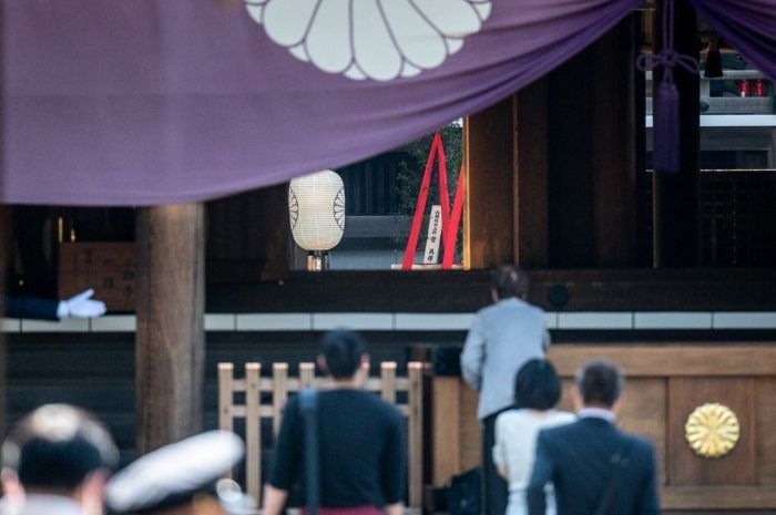 Japan PM sends offering to controversial shrine honouring war dead