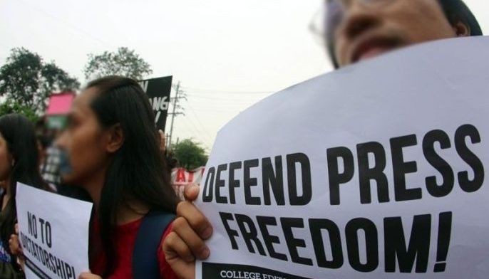 Palace downplays dip in press freedom rank