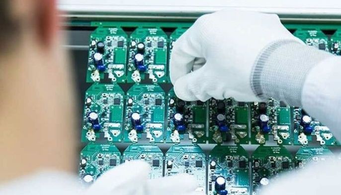 Why are the US and China fighting over chips?