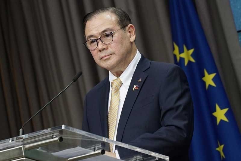 Locsin sa China: âUmalis kayo dyanâ