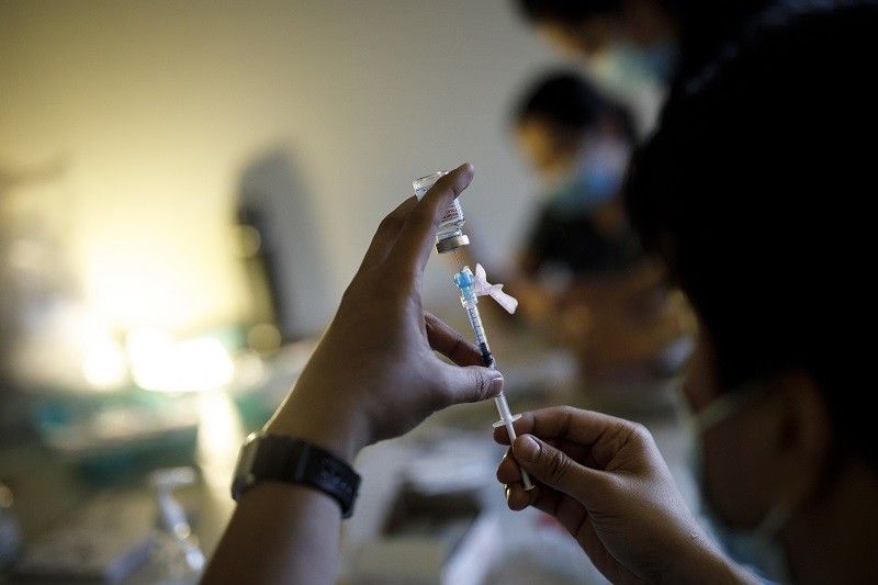 Moderna COVID-19 vaccine awtorisado na para maiturok sa Pilipinas
