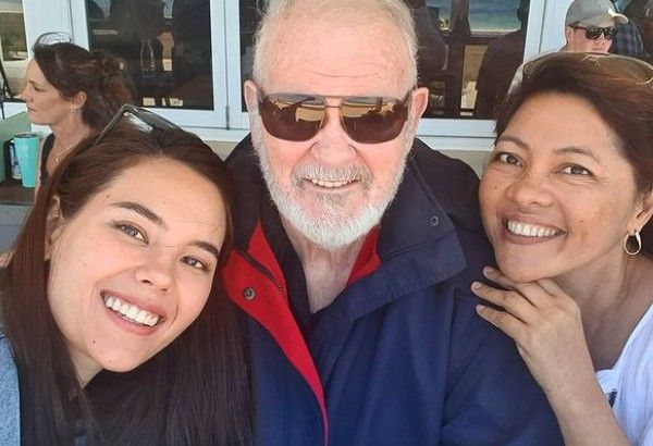 After countless failed attempts, Catriona Gray emotional in reuniting with parents in Australia