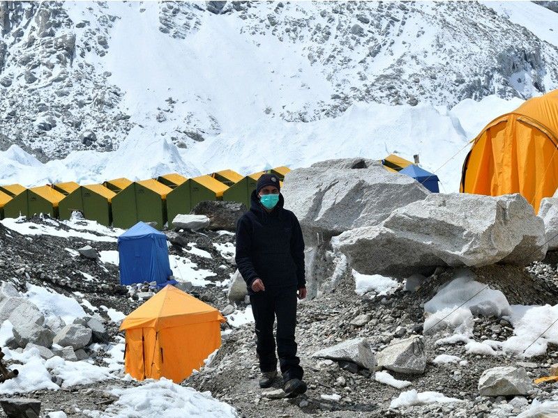 COVID-19 threatens Everest climbing comeback plans