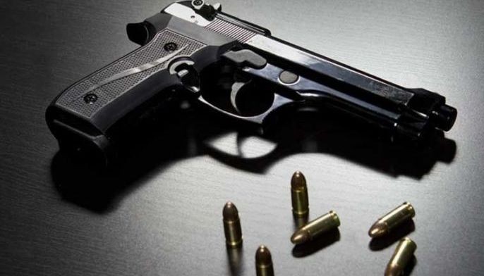 Baliw nang-agaw ng baril: Kapatid utas, 3 sugatan