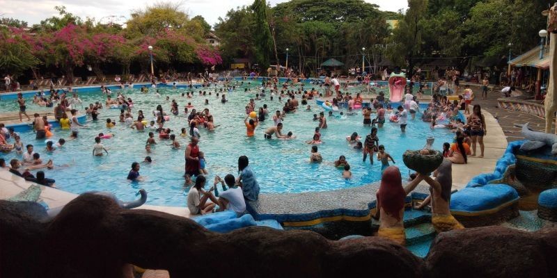 Caloocan crowded resort