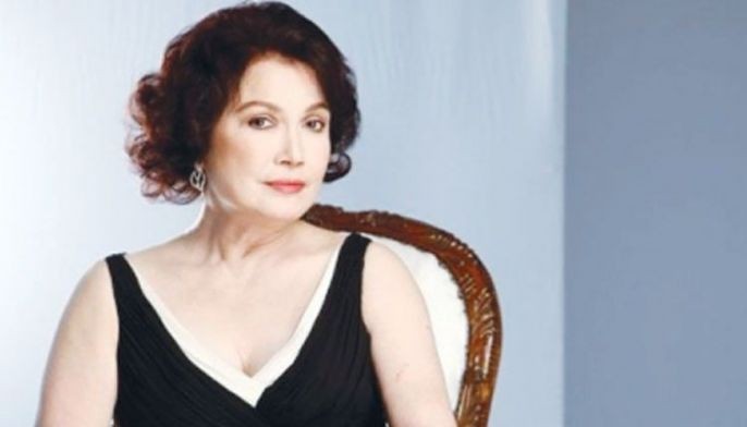 Helen, &lsquo;di nalilimutan ang mga kaibigan sa showbiz
