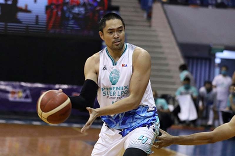 Journey man Jayr Reyes retires after 14 seasons in PBA