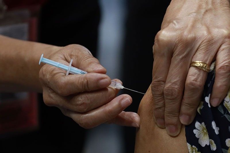 Retailers: Vaccine pass premature