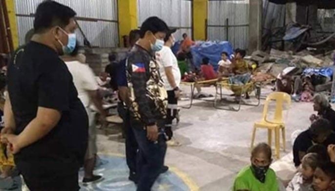 Kaparian nagtukod og balay alang sa mga homeless