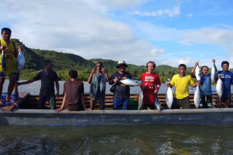 Tabogon fishermen haul 185 kilos of fish using BFAR's 'Lambaklad'