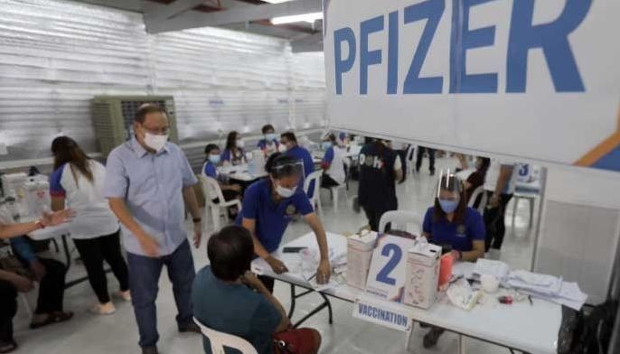 Pfizer COVID-19 vaccine ibigay sa mahihirap na komunidad&mdash; Duterte