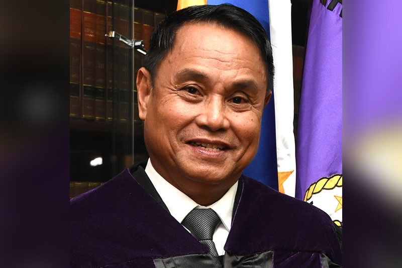 SC OKs Justice Delos Santos' early retirement