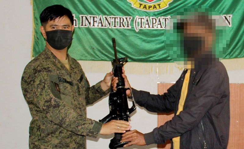 ISIS-inspired terrorist, 21 NPAs yield to authorities in Sultan Kudarat