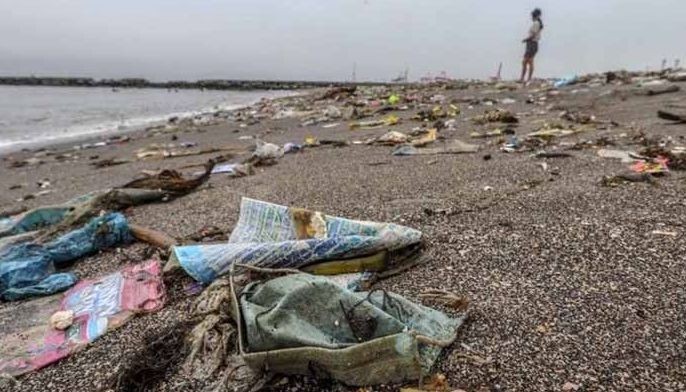On World Oceans Day, group calls for better implementation of policies addressing plastic pollution
