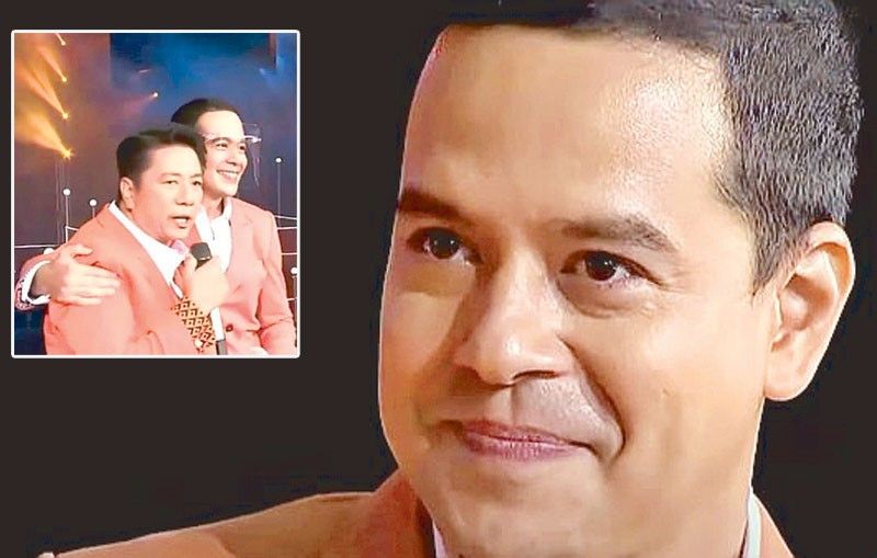 How did John Lloyd's TV comeback fare in ratings?