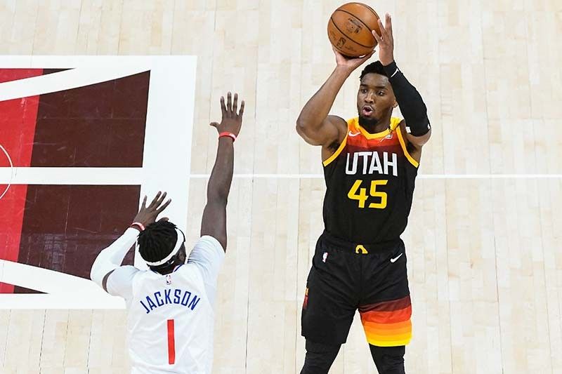 Mitchell, Jazz turn back Clippers for 1-0 lead; Sixers equalize vs Hawks