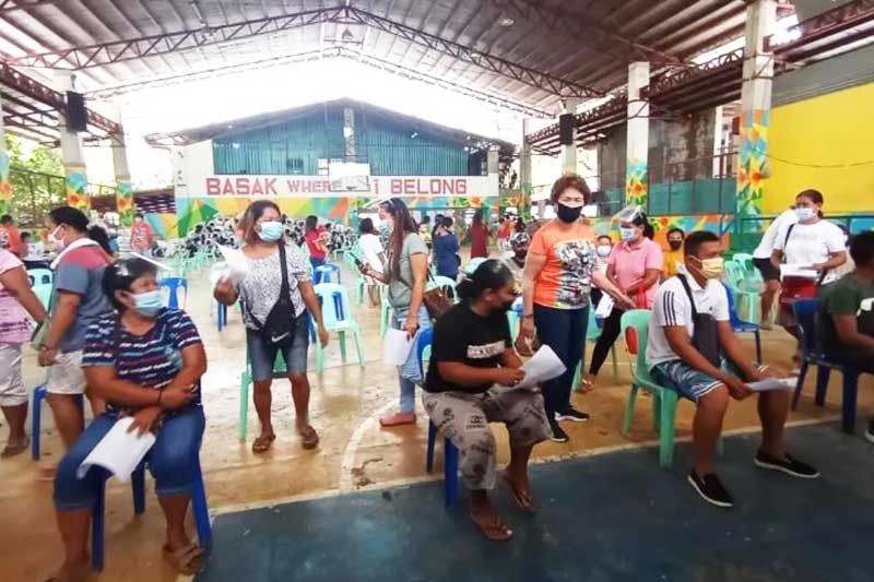 2,023 get cash aid; 108 families graduate from 4Ps in Lapu-Lapu City